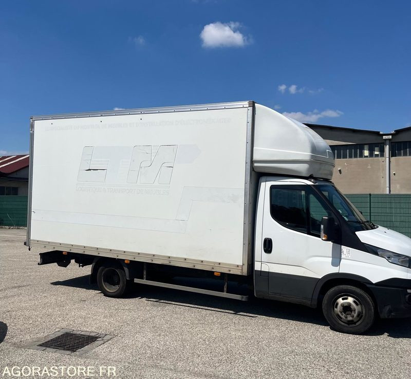 Iveco Daily 35C BVA - 2019 - 118 200km - Fourgon utilitaire: photos 2 Iveco Daily 35C BVA - 2019 - 118 200km - Fourgon utilitaire: photos 2