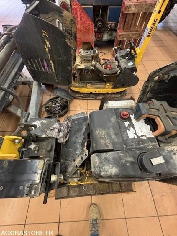 LOT DE 2 PLAQUES BOMAG BPR 60/65D/E ET BPR45/55D 2019 ET 2022 - Plaque vibrante: photos 3 LOT DE 2 PLAQUES BOMAG BPR 60/65D/E ET BPR45/55D 2019 ET 2022 - Plaque vibrante: photos 3