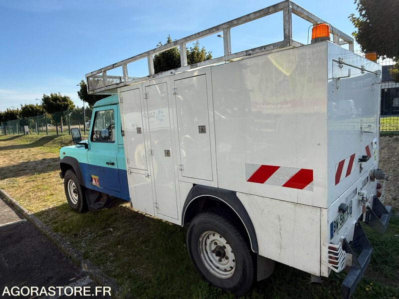 Land Rover Defender BW-587-VJ Mini Combiné Export Exclusivement - Pick-up: photos 2 Land Rover Defender BW-587-VJ Mini Combiné Export Exclusivement - Pick-up: photos 2