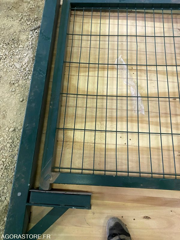 Lot de 2 portillons et 1 portail - Matériel de jardinage: photos 2 Lot de 2 portillons et 1 portail - Matériel de jardinage: photos 2