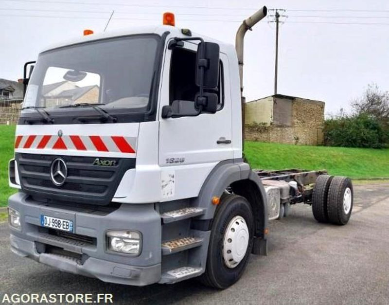MERCEDES AXOR 1828N - 2002 / 578 610 KM - Châssis cabine: photos 1 MERCEDES AXOR 1828N - 2002 / 578 610 KM - Châssis cabine: photos 1