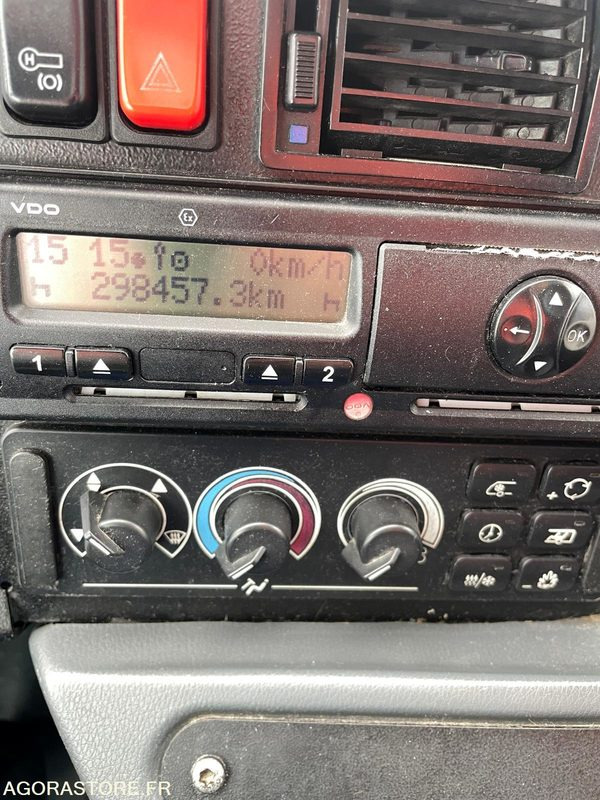 MERCEDES INTOURO N°095010 - Bus scolaire: photos 3 MERCEDES INTOURO N°095010 - Bus scolaire: photos 3