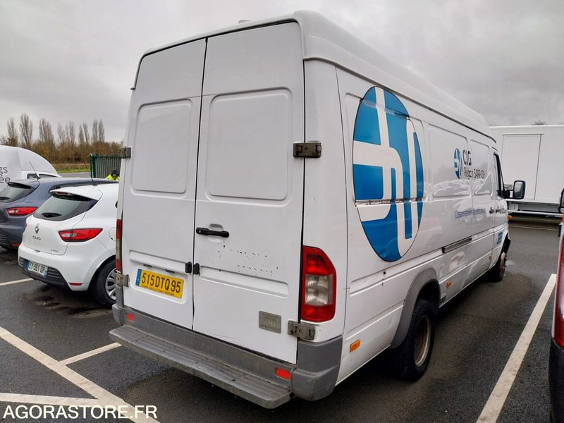 MERCEDES Sprinter 411CDI Fourgon L4 VASP 2004 148238Km ROULANT PRO UNIQUEMENT - Fourgon utilitaire: photos 3 MERCEDES Sprinter 411CDI Fourgon L4 VASP 2004 148238Km ROULANT PRO UNIQUEMENT - Fourgon utilitaire: photos 3