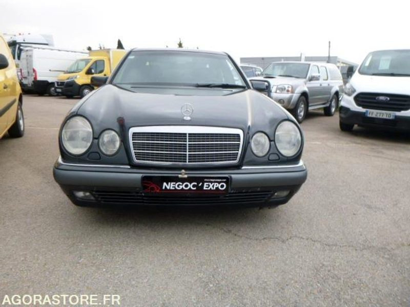 MERCEDES classe E 420 v8 W210 - 1996 - immatriculation espagnole vente pour pro - Voiture: photos 3 MERCEDES classe E 420 v8 W210 - 1996 - immatriculation espagnole vente pour pro - Voiture: photos 3