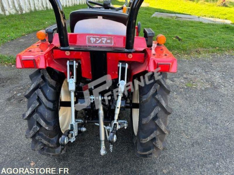 MICROTRACTEUR YANMAR 16CV 3 CYLINDRES DIESEL D'OCCASION 4 RM PDF 3 PTS COMPLET - Tracteur agricole: photos 5 MICROTRACTEUR YANMAR 16CV 3 CYLINDRES DIESEL D'OCCASION 4 RM PDF 3 PTS COMPLET - Tracteur agricole: photos 5