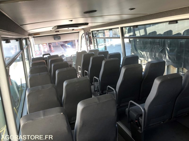 MINI-BUS MERCEDES VARIO - 127178 kms - 2000 - Minibus, Transport de personnes: photos 5 MINI-BUS MERCEDES VARIO - 127178 kms - 2000 - Minibus, Transport de personnes: photos 5