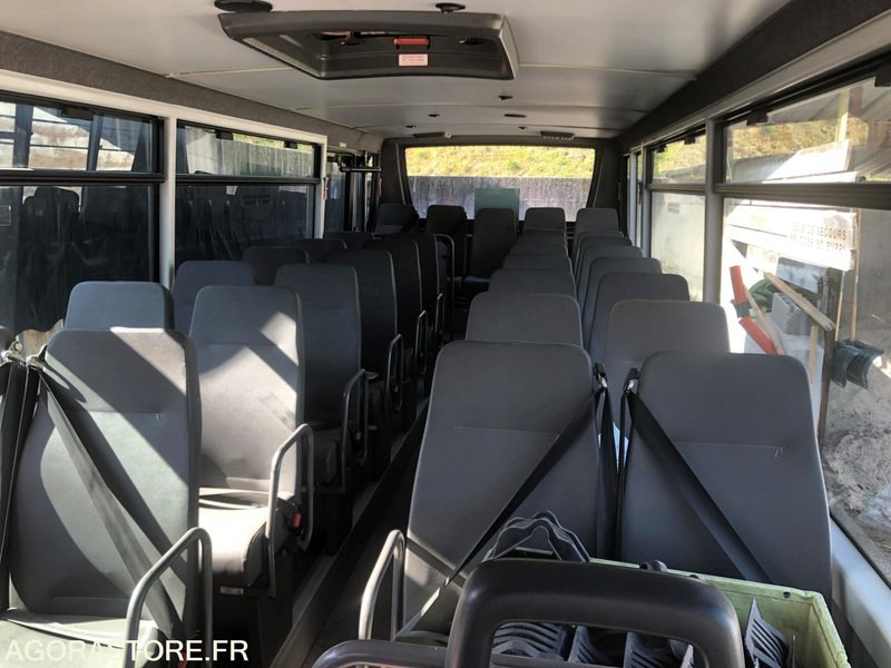MINI-BUS MERCEDES VARIO - 127178 kms - 2000 - Minibus, Transport de personnes: photos 3 MINI-BUS MERCEDES VARIO - 127178 kms - 2000 - Minibus, Transport de personnes: photos 3