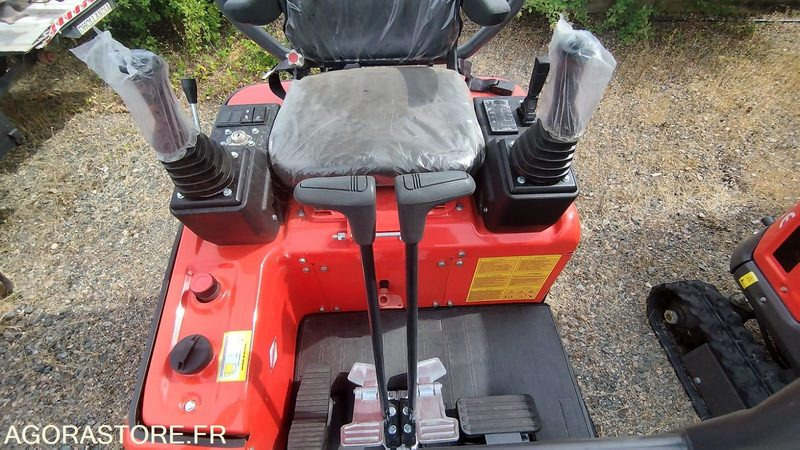 MINI-PELLE MOTEUR KUBOTA - HUAYEE HY20 - Pelle: photos 4 MINI-PELLE MOTEUR KUBOTA - HUAYEE HY20 - Pelle: photos 4