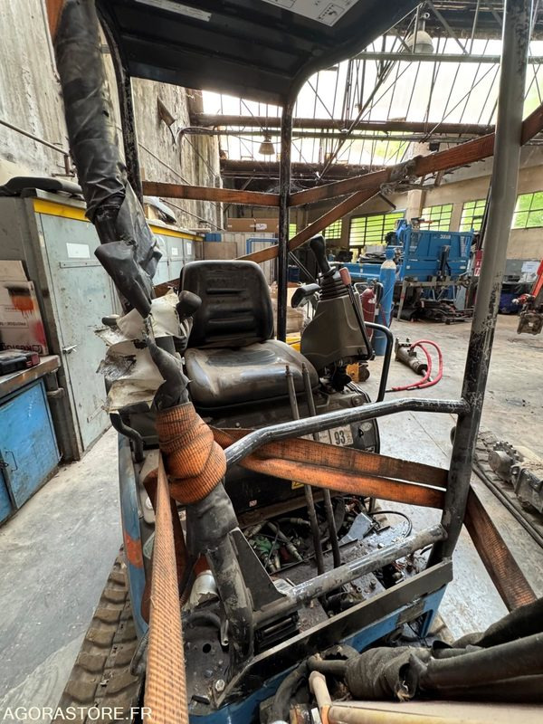 MINI PELLE - YANMAR - VIO17 - 2017 / 1590 heures (JGYJ0G372 - 053697) - Mini pelle: photos 3 MINI PELLE - YANMAR - VIO17 - 2017 / 1590 heures (JGYJ0G372 - 053697) - Mini pelle: photos 3