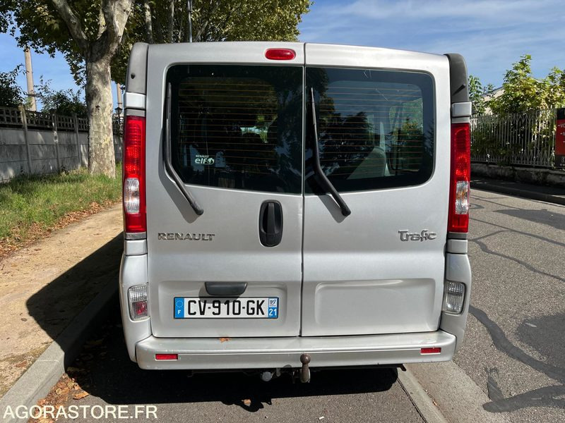 MINIBUS VL - 9 PLACES - TRAFIC - L2 H1 - 115 CH - CLIM- 165200 KMS - ATTELAGE - Minibus, Transport de personnes: photos 5 MINIBUS VL - 9 PLACES - TRAFIC - L2 H1 - 115 CH - CLIM- 165200 KMS - ATTELAGE - Minibus, Transport de personnes: photos 5