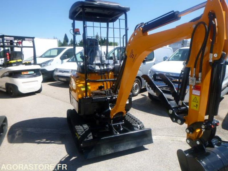 MINIPELLE 1T8 NEUVE (2025) - MOTEUR 3 CYLINDRES KUBOTA - Pelle: photos 5 MINIPELLE 1T8 NEUVE (2025) - MOTEUR 3 CYLINDRES KUBOTA - Pelle: photos 5