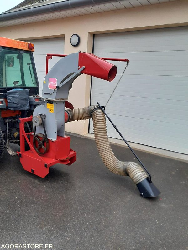 Aspirateur de feuilles - Machine agricole: photos 3 Aspirateur de feuilles - Machine agricole: photos 3