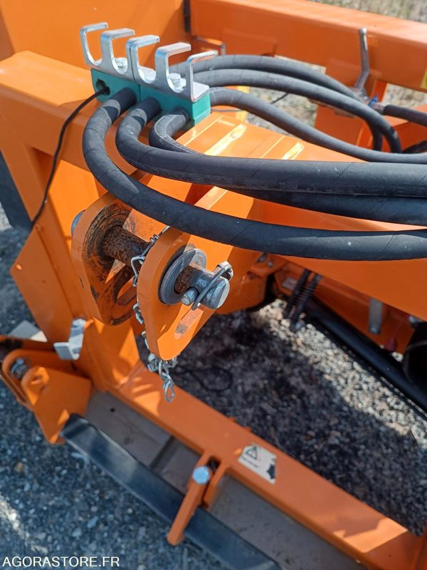 Broyeur d'accotement Noremat Sprinta 1600 - Machine agricole: photos 5 Broyeur d'accotement Noremat Sprinta 1600 - Machine agricole: photos 5