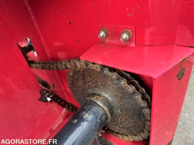 FRAISE A NEIGE 3 POINTS 1400 MM - Machine agricole: photos 4 FRAISE A NEIGE 3 POINTS 1400 MM - Machine agricole: photos 4