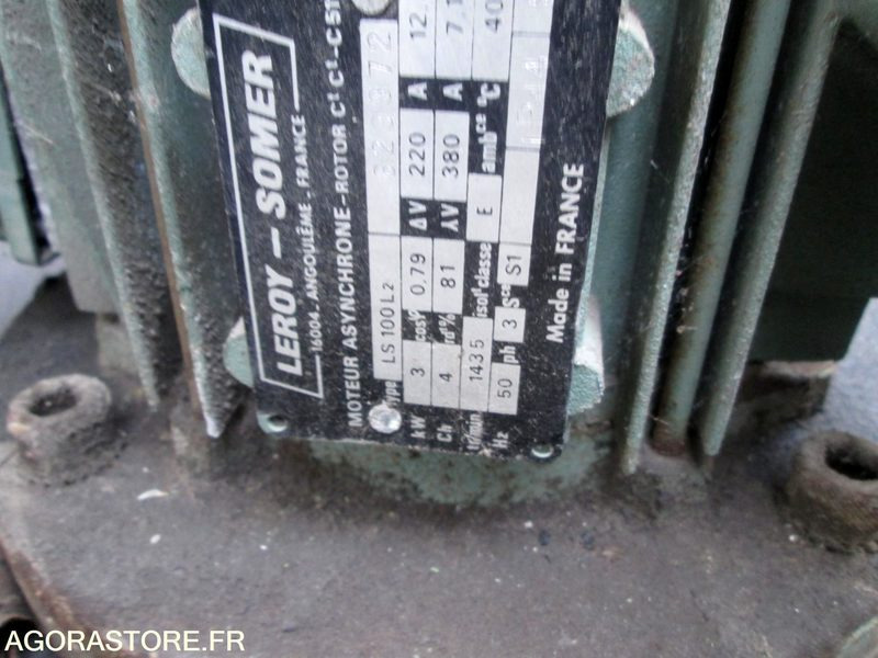 GROUPE AVEC VERIN HYDRAULIQUE - Machine agricole: photos 5 GROUPE AVEC VERIN HYDRAULIQUE - Machine agricole: photos 5