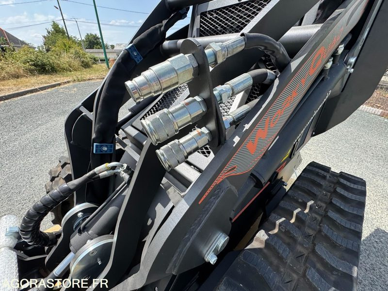 Mini chargeuse à chenilles worky quad WX15D - Machine agricole: photos 4 Mini chargeuse à chenilles worky quad WX15D - Machine agricole: photos 4