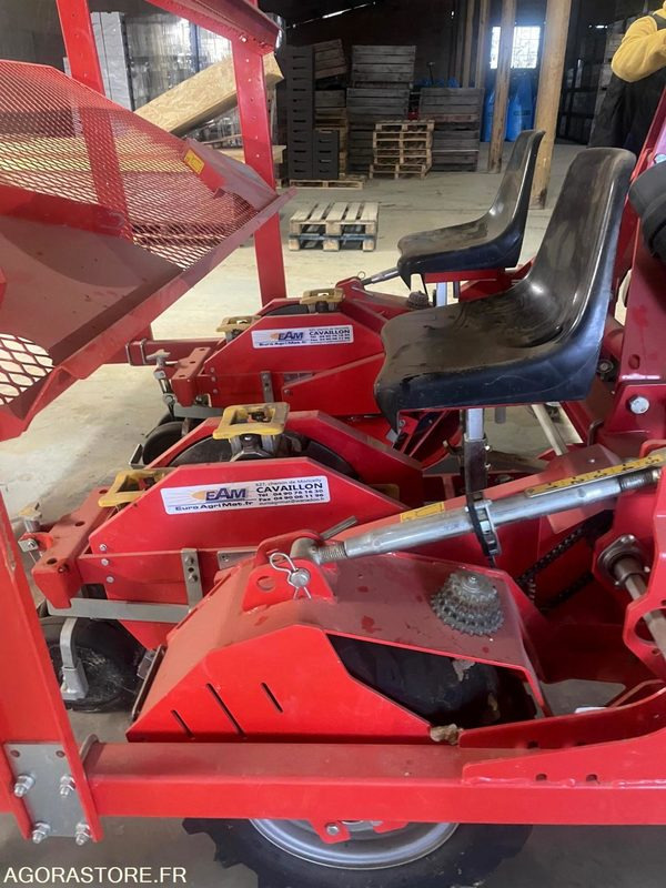 PLANTEUSE CHECCI&MAGLI - 2021 - TRES BON ETAT - Machine agricole: photos 3 PLANTEUSE CHECCI&MAGLI - 2021 - TRES BON ETAT - Machine agricole: photos 3