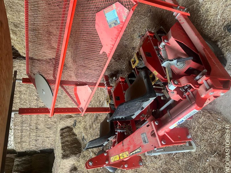 PLANTEUSE CHECCI&MAGLI - 2021 - TRES BON ETAT - Machine agricole: photos 2 PLANTEUSE CHECCI&MAGLI - 2021 - TRES BON ETAT - Machine agricole: photos 2