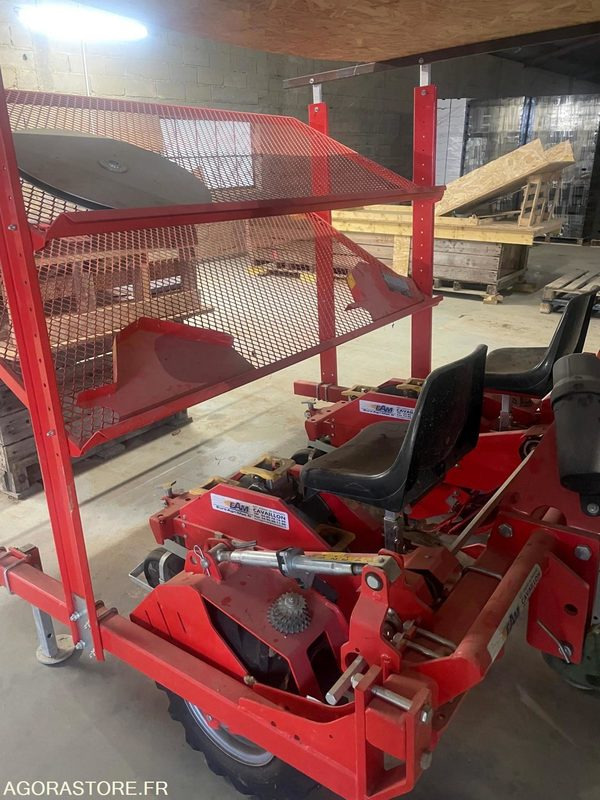 PLANTEUSE CHECCI&MAGLI - 2021 - TRES BON ETAT - Machine agricole: photos 1 PLANTEUSE CHECCI&MAGLI - 2021 - TRES BON ETAT - Machine agricole: photos 1