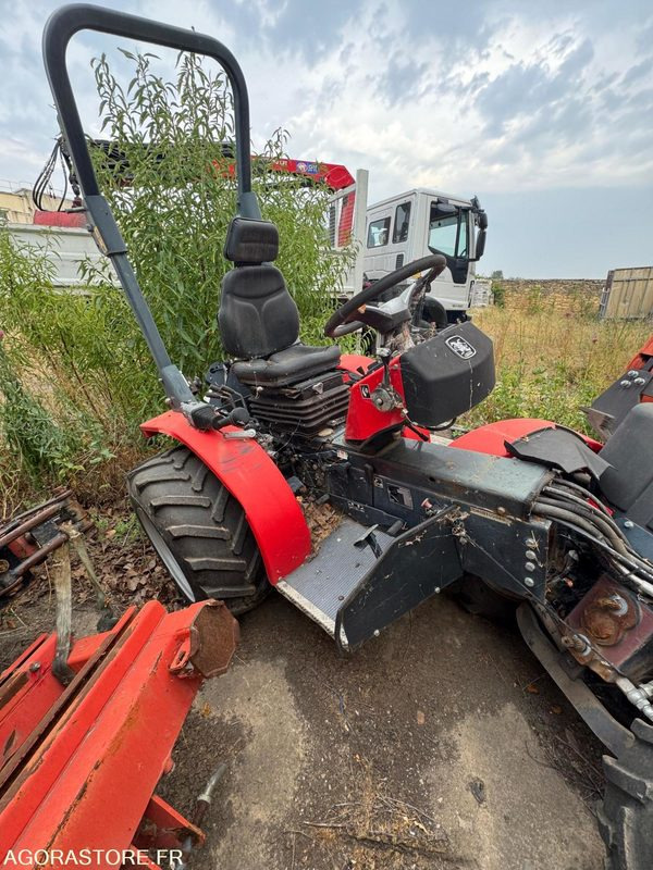 TRACTEUR CARRARO GODET ET MINI PELLE - Machine agricole: photos 5 TRACTEUR CARRARO GODET ET MINI PELLE - Machine agricole: photos 5