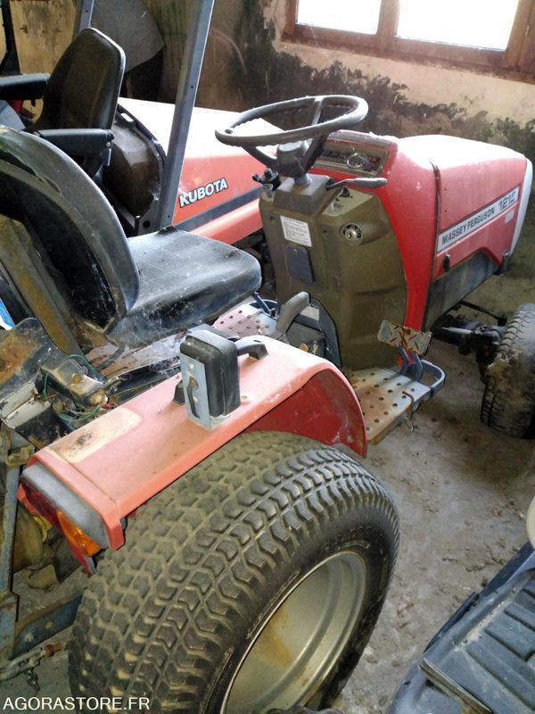 TRACTEUR MASSEY FERGUSON POUR PIECES - Machine agricole: photos 4 TRACTEUR MASSEY FERGUSON POUR PIECES - Machine agricole: photos 4
