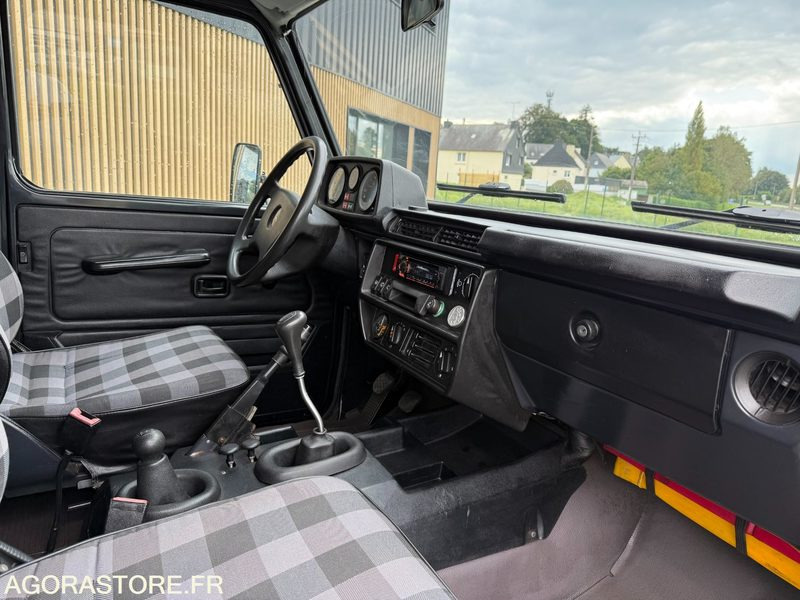 Mercedes Benz Classe G G290 (version court) 4x4 1995 - 231500 km - - SUV: photos 5 Mercedes Benz Classe G G290 (version court) 4x4 1995 - 231500 km - - SUV: photos 5