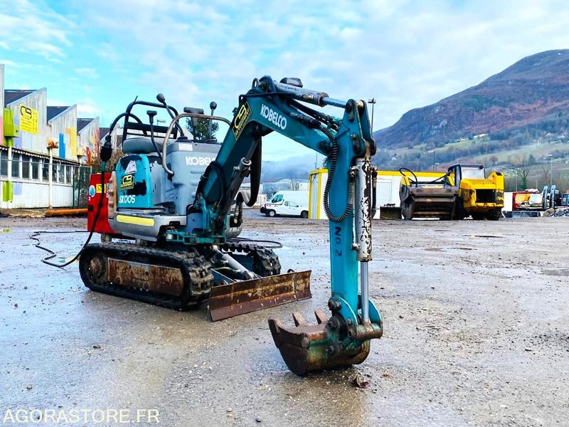 Mini-pelle électrique sur groupe KOBELCO SK005 - Année 1993 - Pelle: photos 2 Mini-pelle électrique sur groupe KOBELCO SK005 - Année 1993 - Pelle: photos 2
