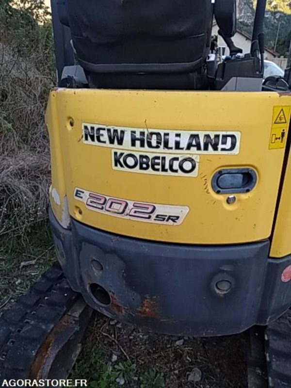 Minipelle sur chenilles New Holland, type E202SR, Hors Service - Mini pelle: photos 1 Minipelle sur chenilles New Holland, type E202SR, Hors Service - Mini pelle: photos 1