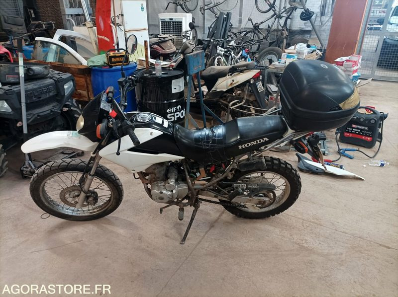 Moto Honda XR125L 10-2007 198BAH34 - Motocyclette: photos 3 Moto Honda XR125L 10-2007 198BAH34 - Motocyclette: photos 3