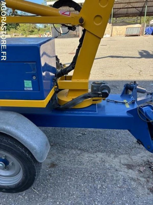 NACELLE ELEVATRICE COMPACTE pour 2 personnes max - Nacelle: photos 1 NACELLE ELEVATRICE COMPACTE pour 2 personnes max - Nacelle: photos 1