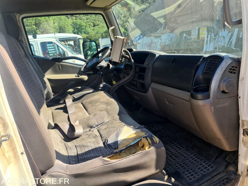 NISSAN - BOM - CABSTAR - Utilitaire benne: photos 4 NISSAN - BOM - CABSTAR - Utilitaire benne: photos 4