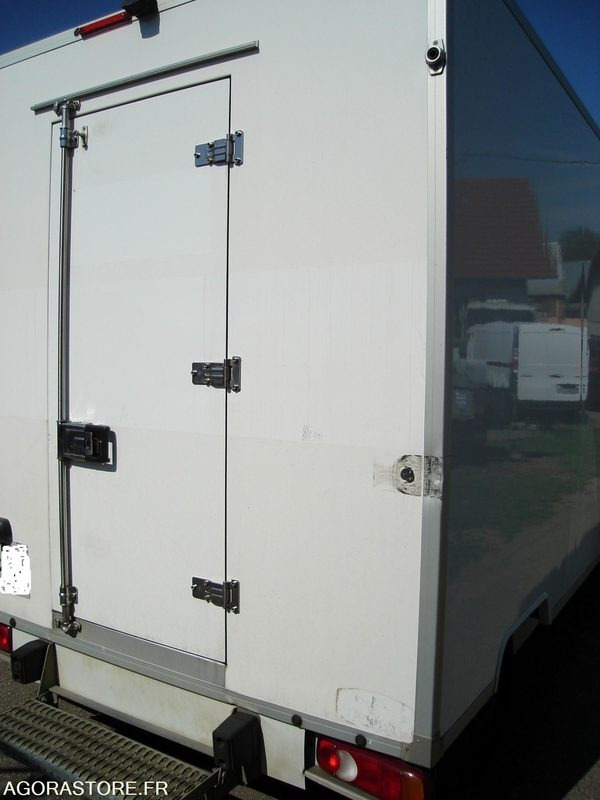 OPEL VIVARO FRIGORIFIQUE - 2017 - 159600KM - Utilitaire frigorifique: photos 3 OPEL VIVARO FRIGORIFIQUE - 2017 - 159600KM - Utilitaire frigorifique: photos 3