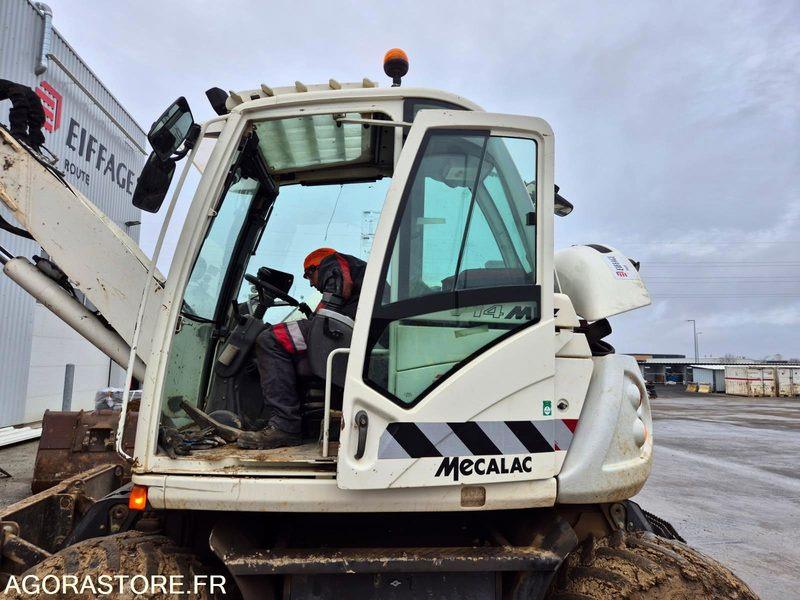 PELLE A PNEUS - MECALAC 714 MW NON ROULANTE - 2016 / 11695 HEURES (MA556) - Pelle: photos 3 PELLE A PNEUS - MECALAC 714 MW NON ROULANTE - 2016 / 11695 HEURES (MA556) - Pelle: photos 3