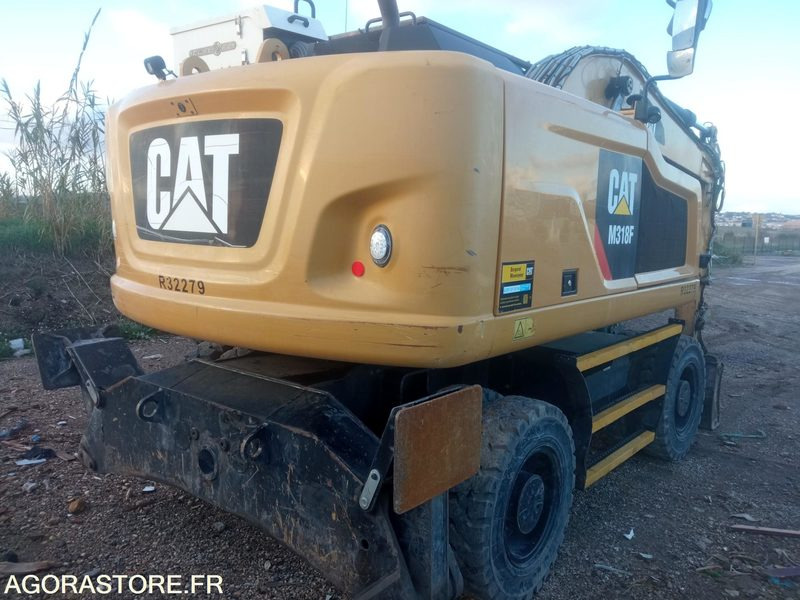 PELLE CAT M318 / R32279 - Pelle: photos 1 PELLE CAT M318 / R32279 - Pelle: photos 1