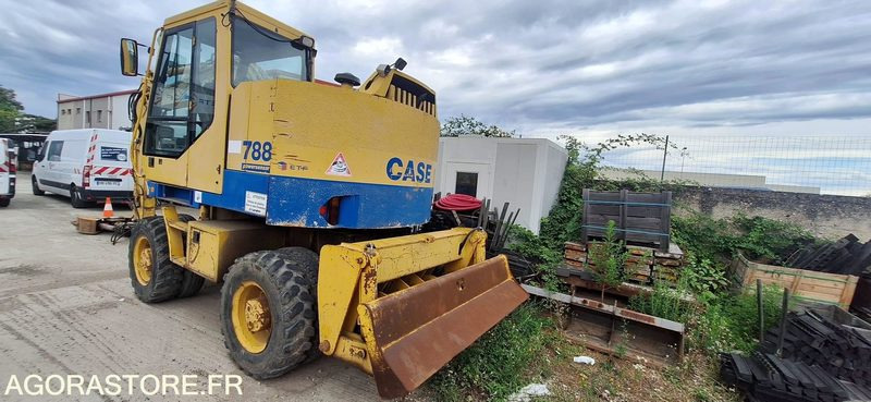 PELLE RAIL / ROUTE - CASE 788 PRR - 1999 / 13858 HEURES (3003381) - Pelle sur pneus: photos 3 PELLE RAIL / ROUTE - CASE 788 PRR - 1999 / 13858 HEURES (3003381) - Pelle sur pneus: photos 3