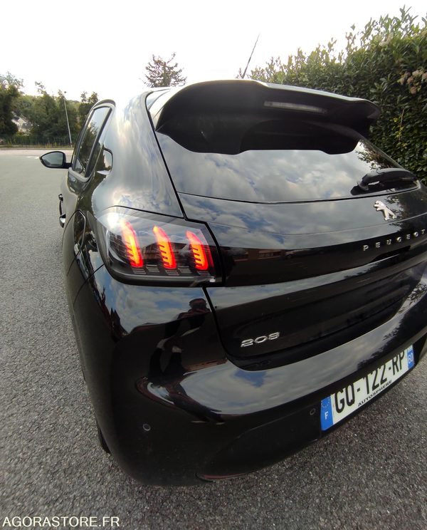 PEUGEOT 208 100 S&S EAT8 - finition ALLURE - MEC 2023 - Voiture: photos 5 PEUGEOT 208 100 S&S EAT8 - finition ALLURE - MEC 2023 - Voiture: photos 5