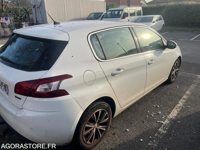PEUGEOT 308 ESSENCE 130000 kms 2016 - Voiture: photos 3 PEUGEOT 308 ESSENCE 130000 kms 2016 - Voiture: photos 3