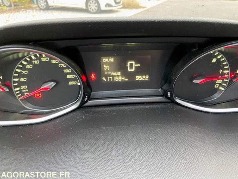 PEUGEOT 308SW - 2016 - 172000 KM - Voiture break: photos 5 PEUGEOT 308SW - 2016 - 172000 KM - Voiture break: photos 5