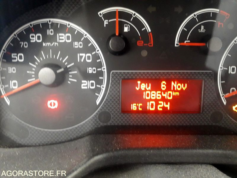 PEUGEOT BIPPER 2012 - Fourgonnette: photos 4 PEUGEOT BIPPER 2012 - Fourgonnette: photos 4