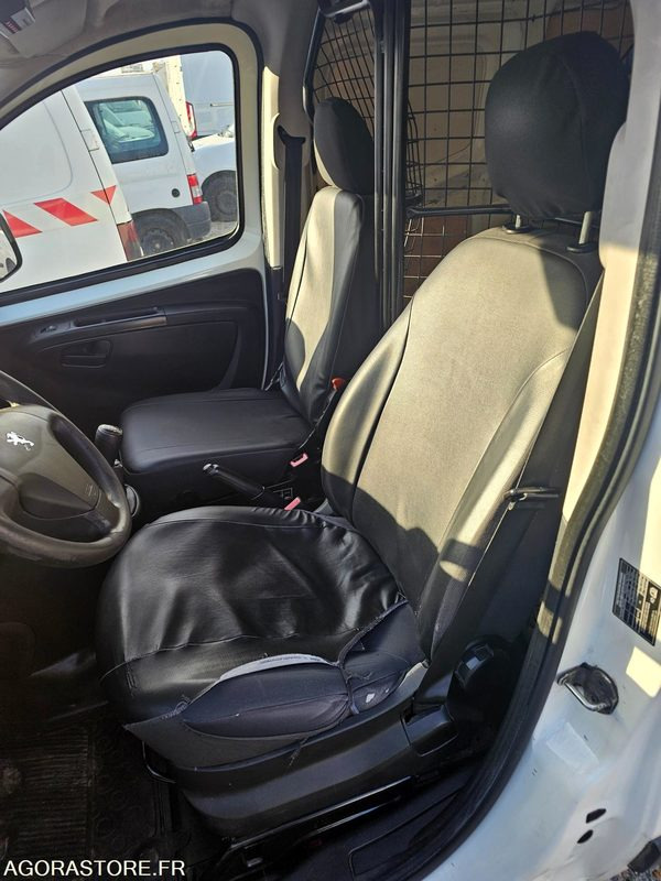 PEUGEOT BIPPER - 2015 - 304754KM - DT882QH - Fourgonnette: photos 5 PEUGEOT BIPPER - 2015 - 304754KM - DT882QH - Fourgonnette: photos 5