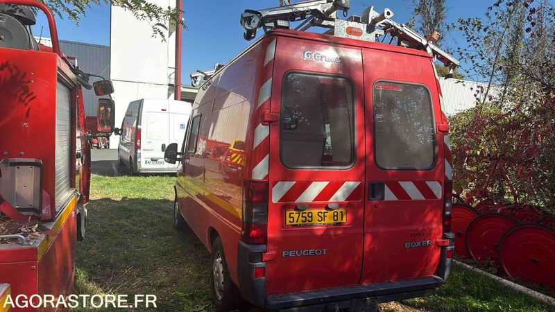 PEUGEOT BOXER - 2001 - 29209KM - Fourgon utilitaire: photos 3 PEUGEOT BOXER - 2001 - 29209KM - Fourgon utilitaire: photos 3