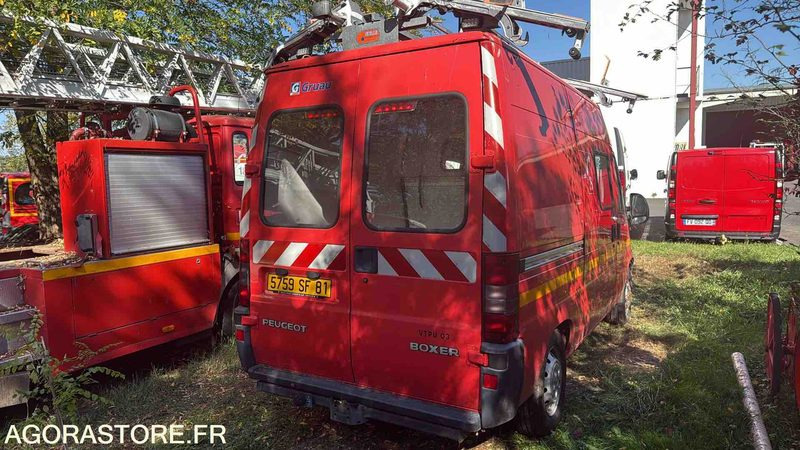 PEUGEOT BOXER - 2001 - 29209KM - Fourgon utilitaire: photos 4 PEUGEOT BOXER - 2001 - 29209KM - Fourgon utilitaire: photos 4