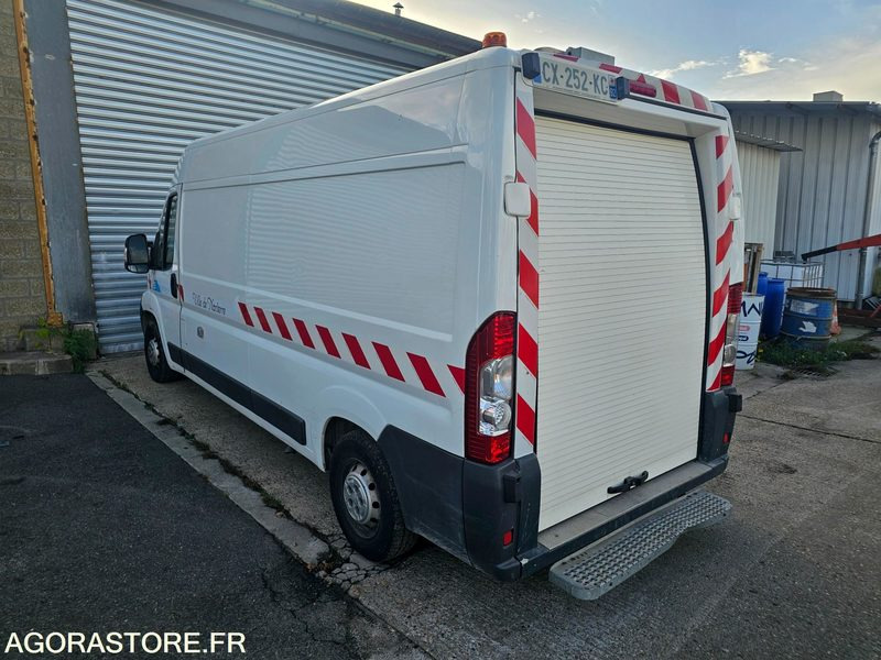 PEUGEOT BOXER - 2013 - 65748KM - CX252KC - Fourgon utilitaire: photos 4 PEUGEOT BOXER - 2013 - 65748KM - CX252KC - Fourgon utilitaire: photos 4