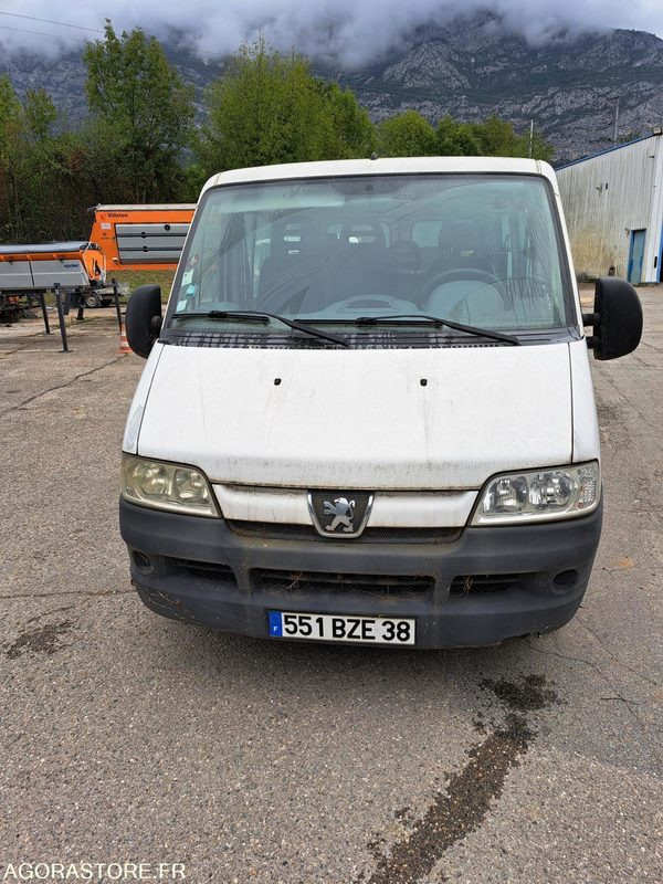 PEUGEOT BOXER-73 948 KMS-2003-551BZE38 - Minibus, Transport de personnes: photos 3 PEUGEOT BOXER-73 948 KMS-2003-551BZE38 - Minibus, Transport de personnes: photos 3