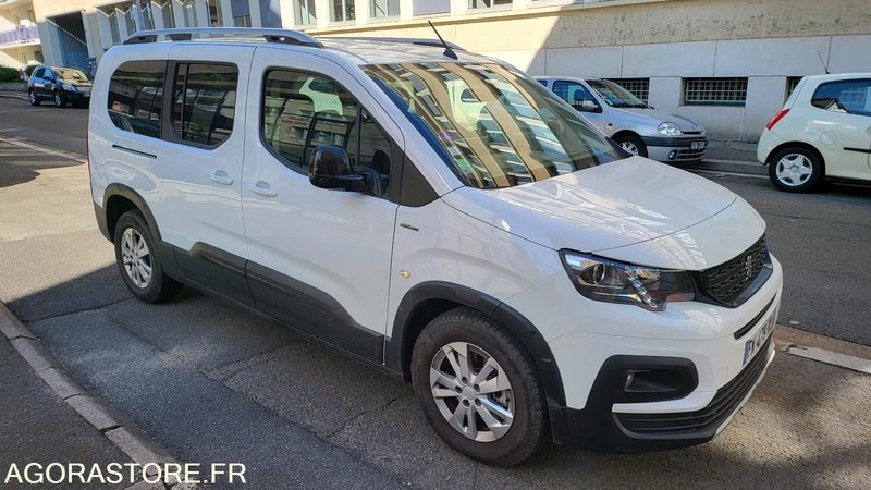PEUGEOT RIFTER LONG PURETECH 110 S&S BVM6 ESSENCE DE 2019 - Voiture: photos 2 PEUGEOT RIFTER LONG PURETECH 110 S&S BVM6 ESSENCE DE 2019 - Voiture: photos 2