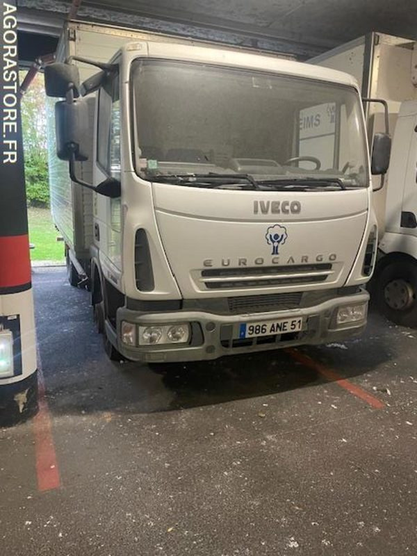 POID LOURD IVECO - Camion fourgon: photos 1 POID LOURD IVECO - Camion fourgon: photos 1