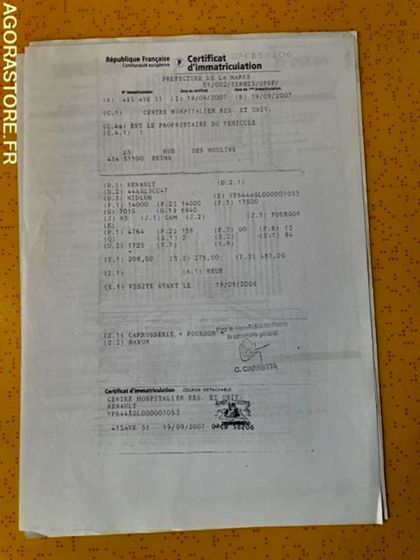 POID LOURD Renault MIDLUM - Camion fourgon: photos 5 POID LOURD Renault MIDLUM - Camion fourgon: photos 5