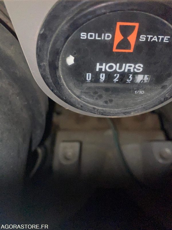 PORTE-OUTILS DITCH WITCH ZAHN R300 - Chargeuse: photos 4 PORTE-OUTILS DITCH WITCH ZAHN R300 - Chargeuse: photos 4