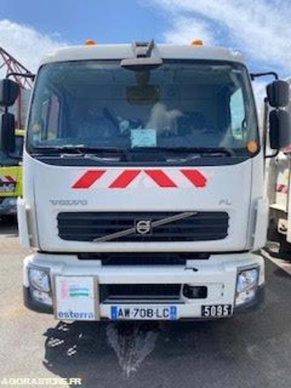 PORTEUR BOM 12T VOLVO GEESINK - 265230 km - 2010 (5095) - Benne à ordures ménagères: photos 2 PORTEUR BOM 12T VOLVO GEESINK - 265230 km - 2010 (5095) - Benne à ordures ménagères: photos 2