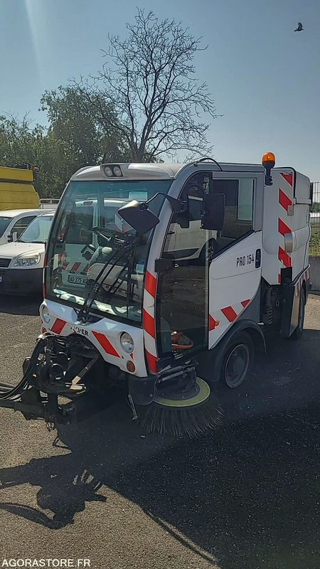 PRO 154 - CITYCAT 2020 - 47019KM - 2010 - Matériel de jardinage: photos 1 PRO 154 - CITYCAT 2020 - 47019KM - 2010 - Matériel de jardinage: photos 1